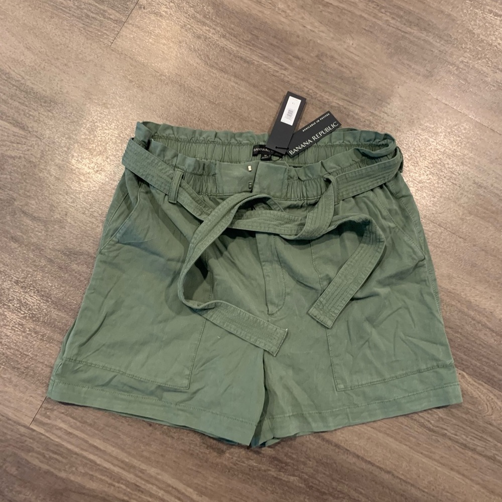 Banana Republic - Green Bow Tie Shorts - NWT - Size 14